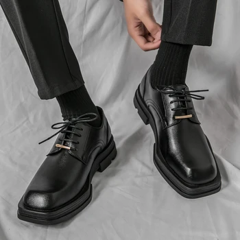 Весенние деловые кожаные туфли на платформе, черно-белая повседневная обувь, классические оксфордские модельные туфли, обувь из лакированной кожи, обувь для вечеринок