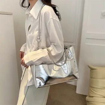 2023 Новая Корейская модная женская сумка на цепочке большой емкости, брендовая дизайнерская серебряная сумка Y2k для пригородных поездок, универсальная сумка-тоут